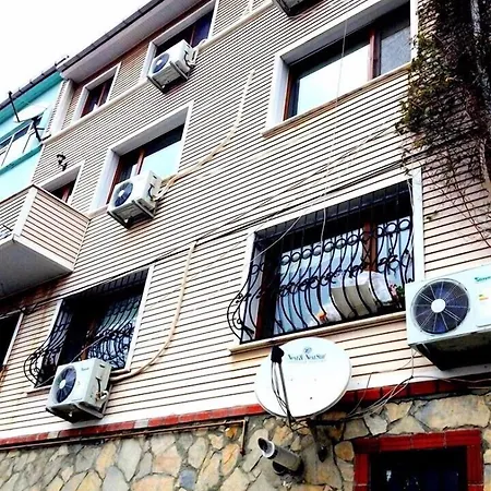 מלון Cemed House